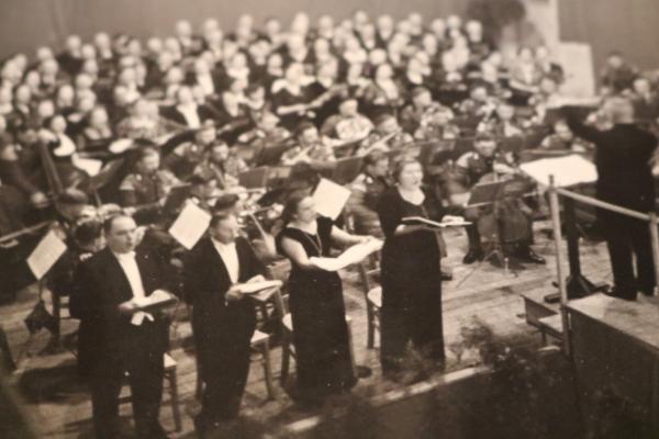 Foto - Orchester und Chor - Musikdarbietung der Deutschen Arbeits Front